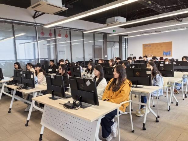 走進前沿，啟航未來 計算機工程學院新生赴中軟國際與同濟人工智能研究院開展專業認知實習